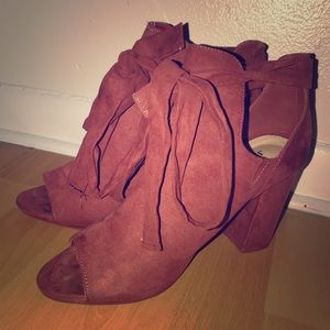 ✨👠Just for fun peach open toe bootie✨👠